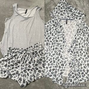 Jaclyn Intimates 3-Piece Pajama Set Size Small Leopard Print Shorts Pants Top